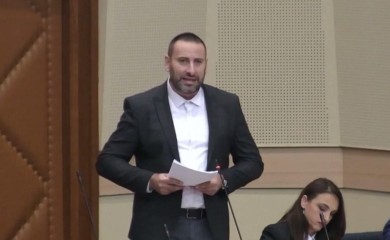 Sin poginulog borca VRS poslao pismo poslanicima: Vratićemo odlikovanja pokojnog oca