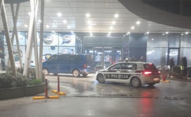 Skandal u Sarajevu: Huligani krenuli na Srbe, jedna osoba izbodena nožem