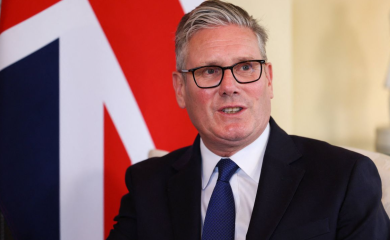 Starmer razmatra zabranu društvenih mreža mlađima od 16 godina