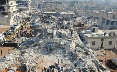 Majku i bebu dva puta spasavali iz ruševina