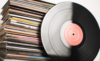 Prvi put od 1987. godine: Prodaja vinilskih ploča nadmašila prodaju diskova