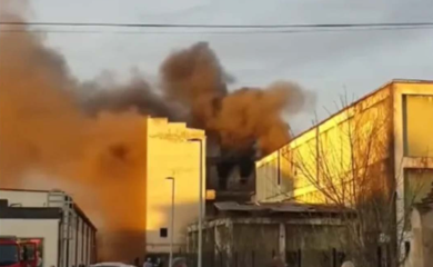 Gori stara zgrada fabrike za preradu mesa (VIDEO)