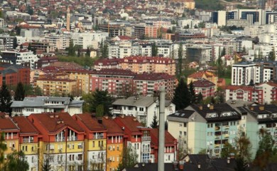 U BiH svaka druga mlada osoba živi s roditeljima: Ili nemaju posao ili zbog malih plata ne mogu priuštiti kupovinu stana