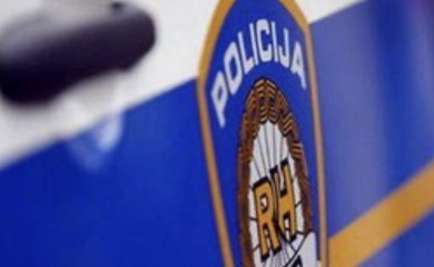 Mladić preminuo u ugostiteljskom objektu, uhapšena jedna osoba