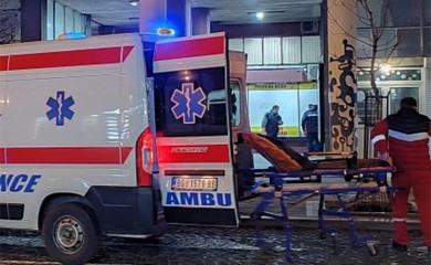 Dječak napao majku i sina sjekirom i nožem