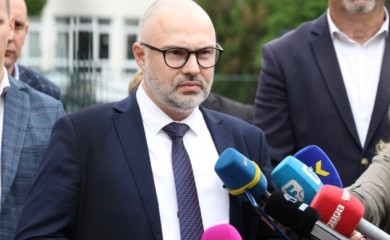 Ministar Omerović nakon pucnjave: Nastava u školama u TK se završava danas