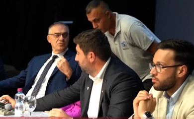 Vrati se: Pogledajte kako je Miličević podnio ostavku (VIDEO)