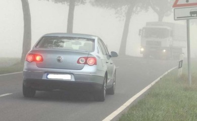 Upozorenje za vozače, magla smanjuje vidljivost u kotlinama