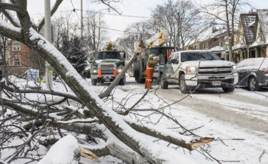 Oluja u SAD-u: Tornada i mećave širom zemlje, otkazano 9.000 letova
