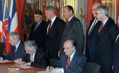 Na današnji dan potpisan Dejtonski mirovni sporazum