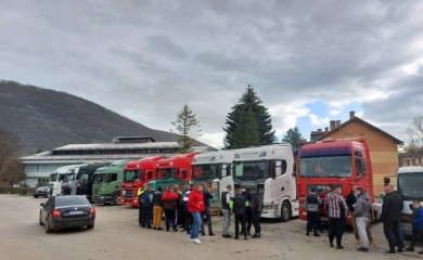 Defile kamiona drvarskim ulicama