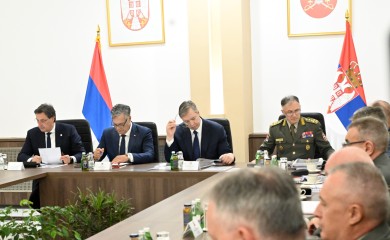 Vučić: Predložio Strategiju robotizacije Vojske Srbije