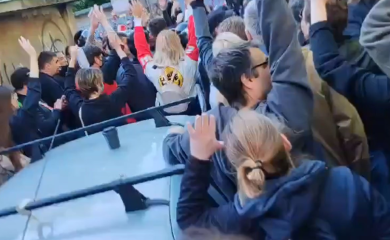 Blokiran sud u Novom Sadu: Guranje građana i policije, bačen i suzavac (VIDEO)