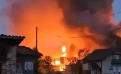 Gori firma kod Tešnja, vatrenu stihiju gase i vatrogasci iz Doboja (VIDEO)