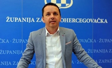 Sin ministra primao stipendiju kao socijalni slučaj, otac tvrdi da ništa nije znao