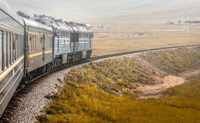 Voz naletio na auto, poginuli žena i dijete