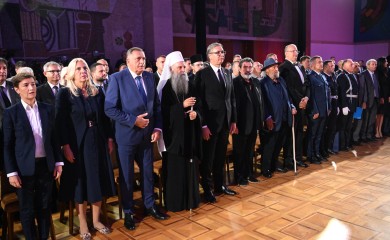 Vučić: Danas se slavi biološki opstanak srpskog naroda