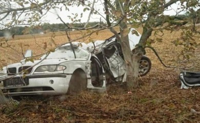 Vraćali se sa svadbe: Kćerka vozila BMW bez dozvole, otac poginuo, ona u komi