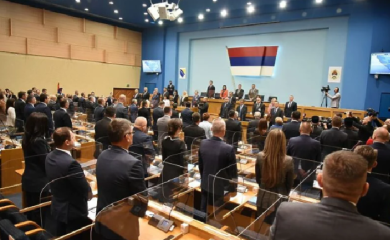 Novoizabrani poslanici NSRS položili zakletvu