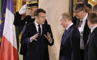 "Nisam promijenio broj telefona" Putin se požalio da je Makron PRESTAO DA GA ZOVE, oglasio se i francuski lider