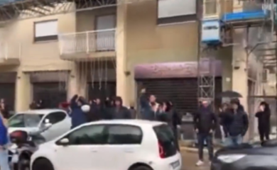 Ljudi na ulicama aplaudirali policiji nakon hapšenja mafijaškog šefa (VIDEO)