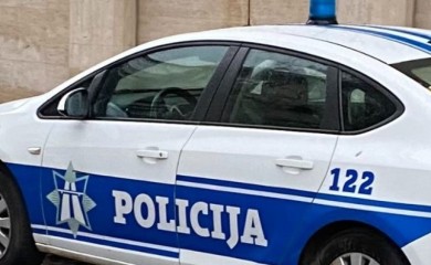 Dvanaestogodišnjak pucao iz vazdušne puške, ranio mlađeg brata