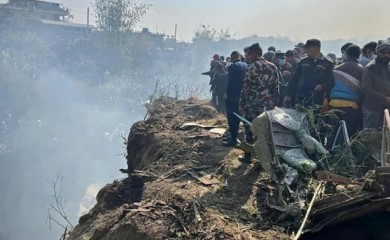 NEPAL: Broj poginulih u avionu koji se srušio kod Pokara porastao na 70