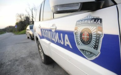 Uhapšen muškarac koji je udario ženu automobilom i pobjegao sa lica mjesta