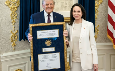 Mačado uručila Trampu svoju Nobelovu nagradu za mir!