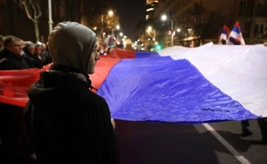 Tokom noći hapšenja desničara koji protestuju u Srbiji, juče im pronašli snajper