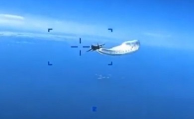 Amerikanci objavili snimak incidenta: Ovako je ruski lovac oborio dron