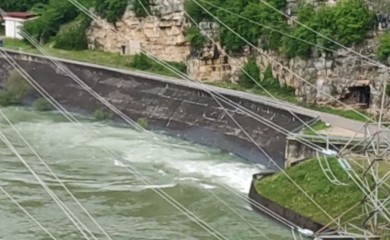 Od ponoći zbog visoke akumulacije HE Bočac kontrolisano ispušta vodu