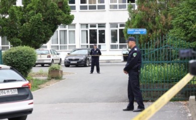 Otvorena istraga: Predložen pritvor ocu dječaka koji je ranio nastavnika u Lukavcu