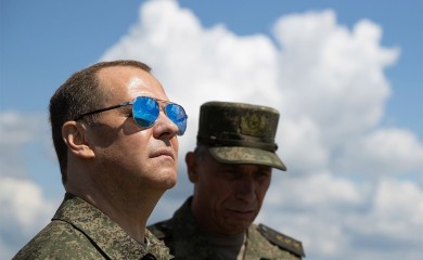 Medvedev: Za ulazak u NATO Ukrajina će morati da se odrekne Kijeva