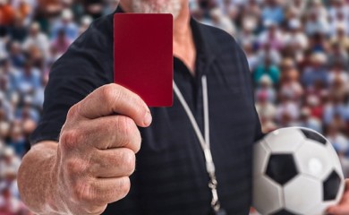 Policija pijane sudije tjerala u sred meča da "duvaju"