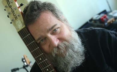 NA 57. ROĐENDAN: Kolja Pejaković sa Grobovlasnicima objavio peti album (VIDEO)