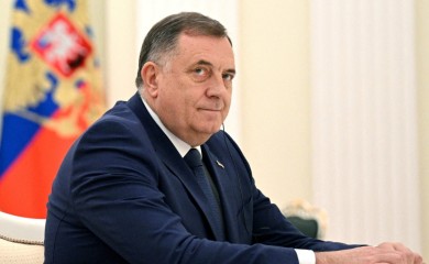 Dodik o minimalcu, kovertama i crnim isplatama: Izvlačite ekstremnu dobit, a držite minimalne plate