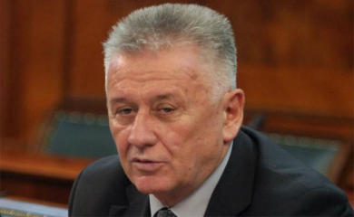 Pao sa visine: Polomio se Velimir Ilić