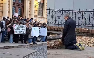 Đaci Jovine gimnazije blokirali školu: Direktor kleči i moli se FOTO, VIDEO