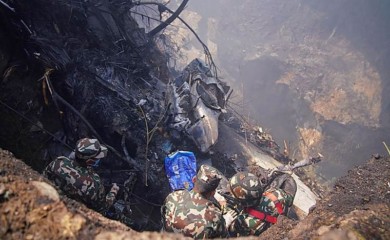 Suprug kopilotkinje palog aviona poginuo u avio-nesreći 2006.