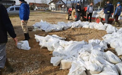 NOVITOVIĆ: Formirana tri centra koja će pratiti stanje i rizik od poplava