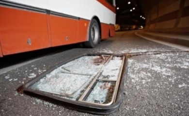 Prevrnuo se autobus, povrijeđena 54 putnika