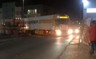 Konvoj sa 54 šlepera pomoći iz Sarajeva krenuo ka Turskoj (VIDEO)