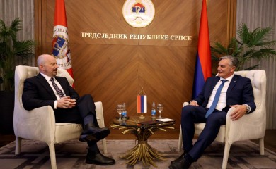 Ginkel čestitao predsjedniku Srpske Siniši Karanu, poručena spremnost SAD na saradnju