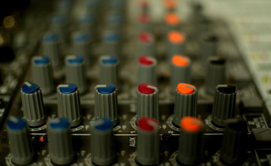 Dobila otkaz zbog narodnjaka: Sud je vratio na posao i naložio isplatu svih zaostalih plata