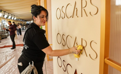 PERJE, MARTINI I HOD PO JAJIMA: Holivudski maskenbal podobnosti u Kodak teatru