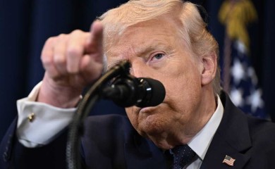 Telegraf: Polovina Amerikanaca smatra da je Tramp napao Iran zbog Epstinovih dosijea