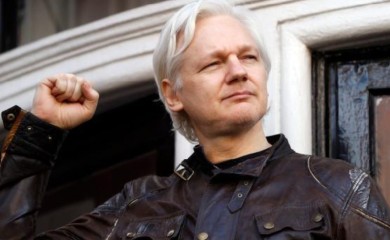 SAD dale garancije britanskom sudu za Džulijana Asanža