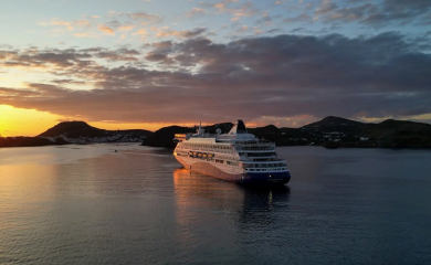 Prvi kruzer prošao Ormuskim moreuzom: Usidren bio 47 dana