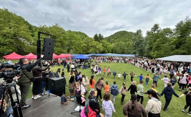 Festival porodice kod manastira Moštanica okupio stotine učesnika